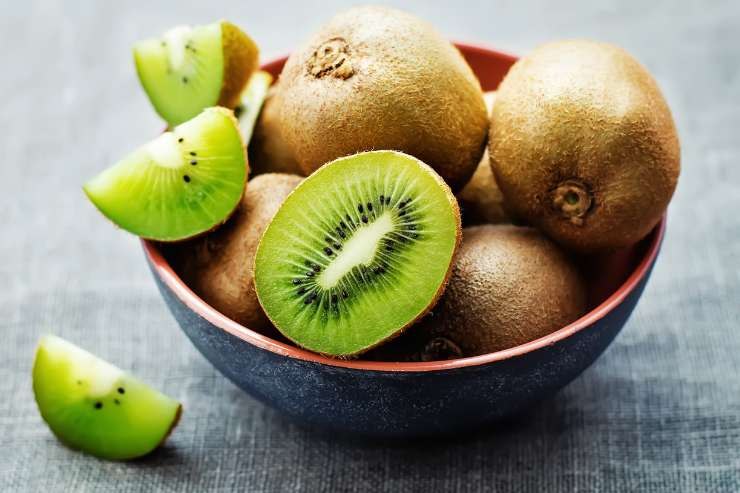 Kiwi in una ciotola