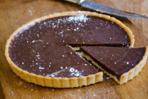 crostata con ripieno al cioccolato
