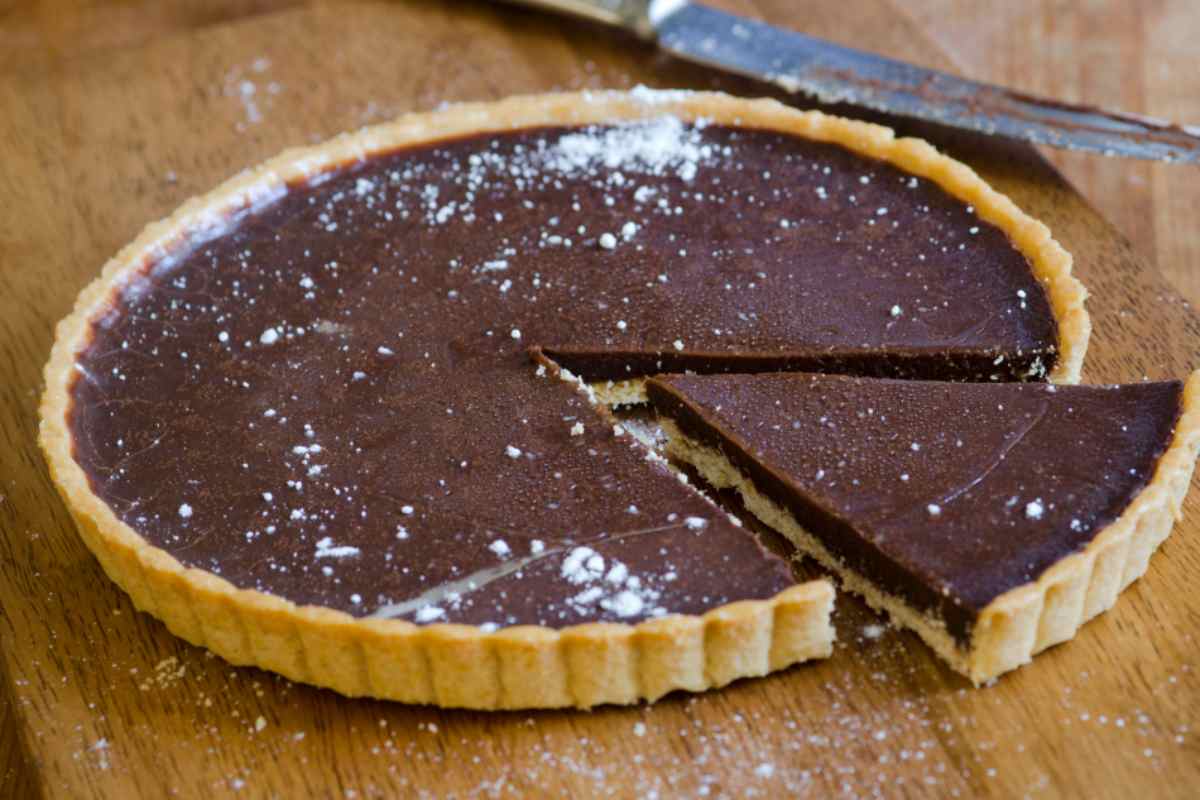 crostata con ripieno al cioccolato