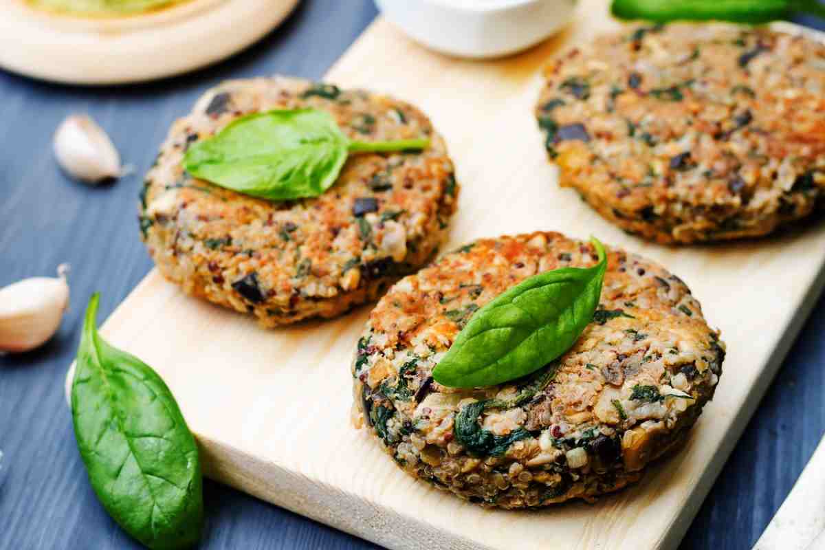 hamburger vegetali su di un vassoio