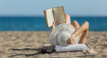 5 libri romantici da leggere questa estate per sognare sotto l’ombrellone: l’ultimo ti sorprenderà