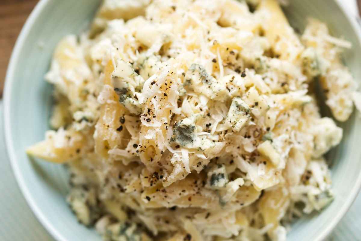 pasta con ricotta e parmigiano